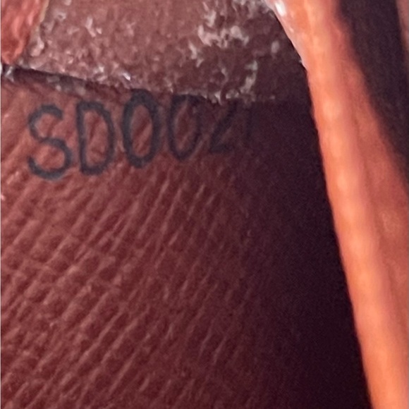 Louis Vuitton Brown Monogram Sarah Wallet - Picture 9 of 10
